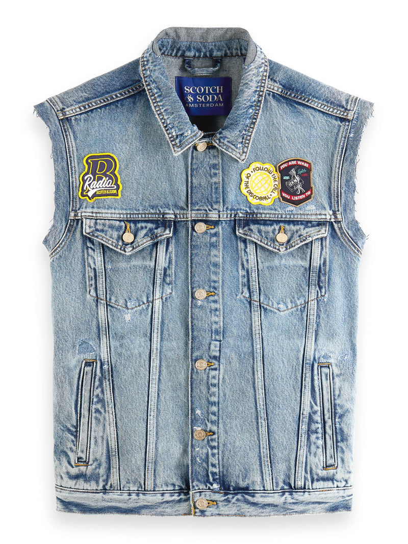 Denim γιλέκο trucker με badges